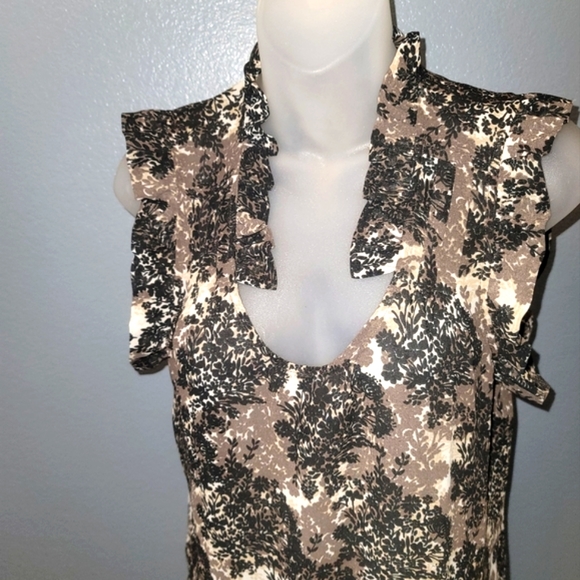 Converse Tops - 2/$20 Converse Natural Print Sleeveless Blouse